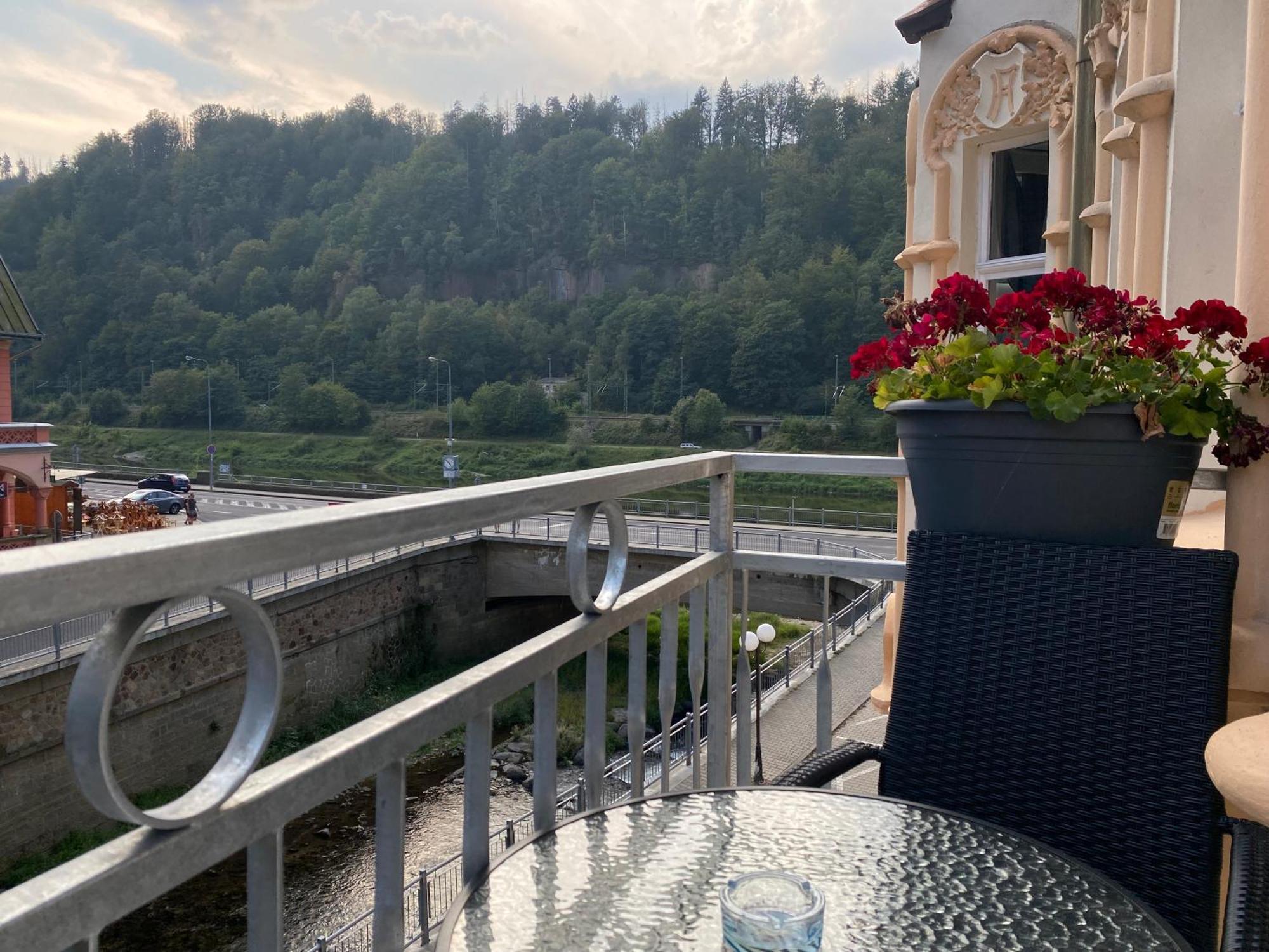 Hotel Labe Хренско Экстерьер фото